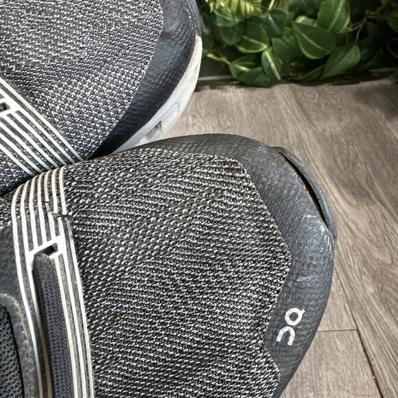 On Running CloudGo Men's Size 9.5 Running Athletic Shoes Black Gray Sneakers - Picture 9 of 11